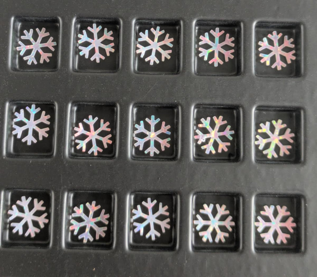 8mm White Snowflake (red fire)