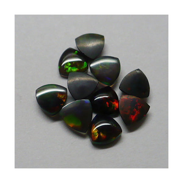 5mm Black Trillion Opal